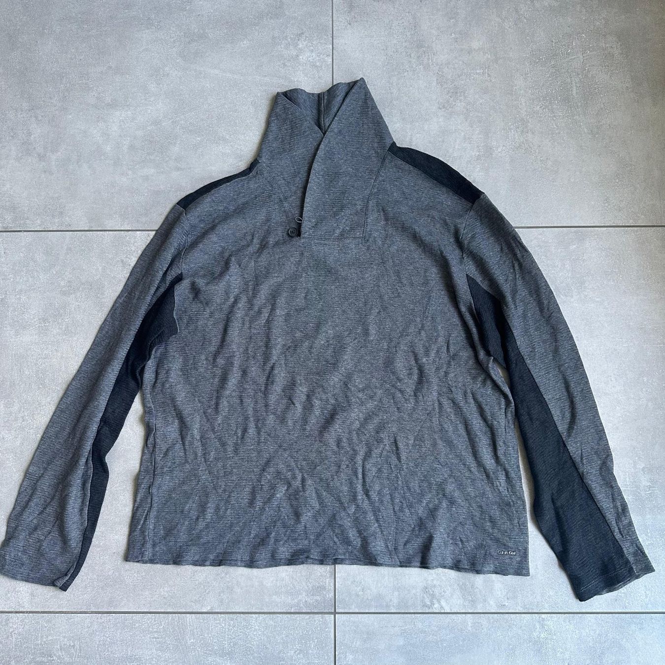 Calvin Klein Maglioni & Felpe: Herren Pullover Calvin Klein grau Grösse XL – Usato da Bern venduto da Tommy.Z