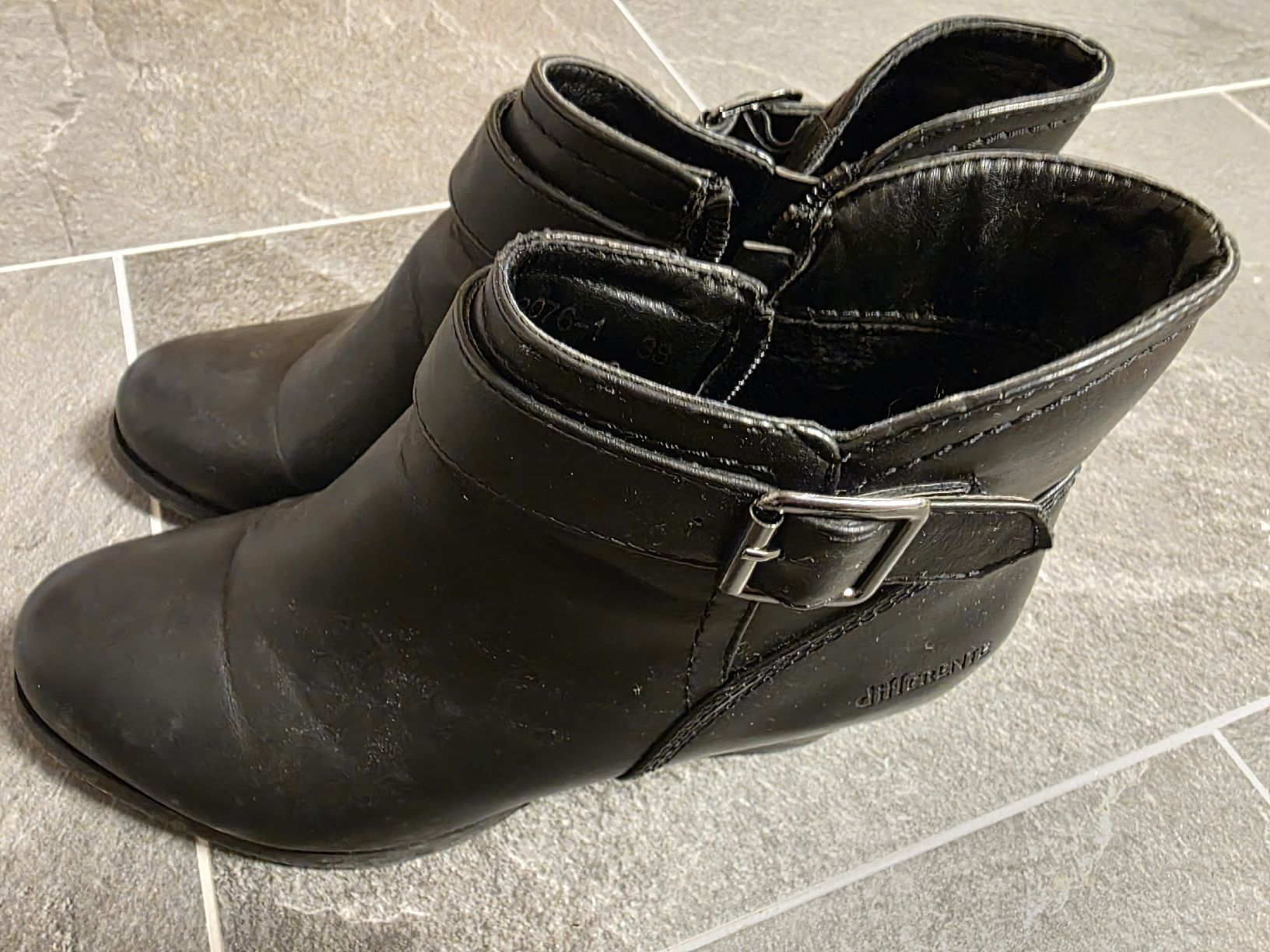 Damenschuhe: Schwarze Stiefeletten, Grösse 38 – Gebraucht aus Toffen von ver_x68f 3