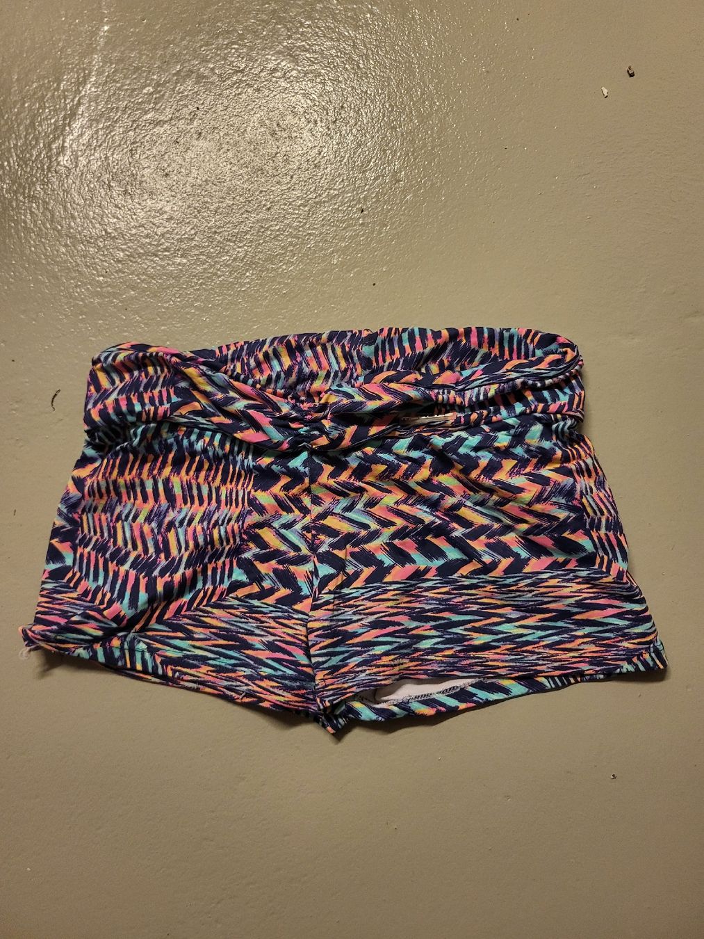 Leggings: Damen Shorts bunt mit Muster elastischer Bund Grösse S – Usato da Mönchaltorf venduto da DiaPG