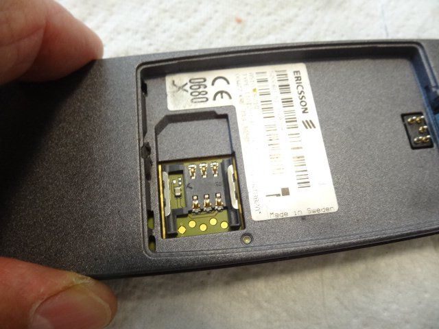 Ericsson Telefoni cellulari / Smartphones: ERICSSON ANTIK NATEL MIT LADEGERAT-LÄÜFT – Usato da zürich venduto da ahmad01 4