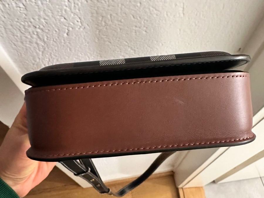 Burberry Borse da donna: Burberry crossbody bag – Nuovo (secondo la descrizione) da Zürich venduto da User-nn-126 4