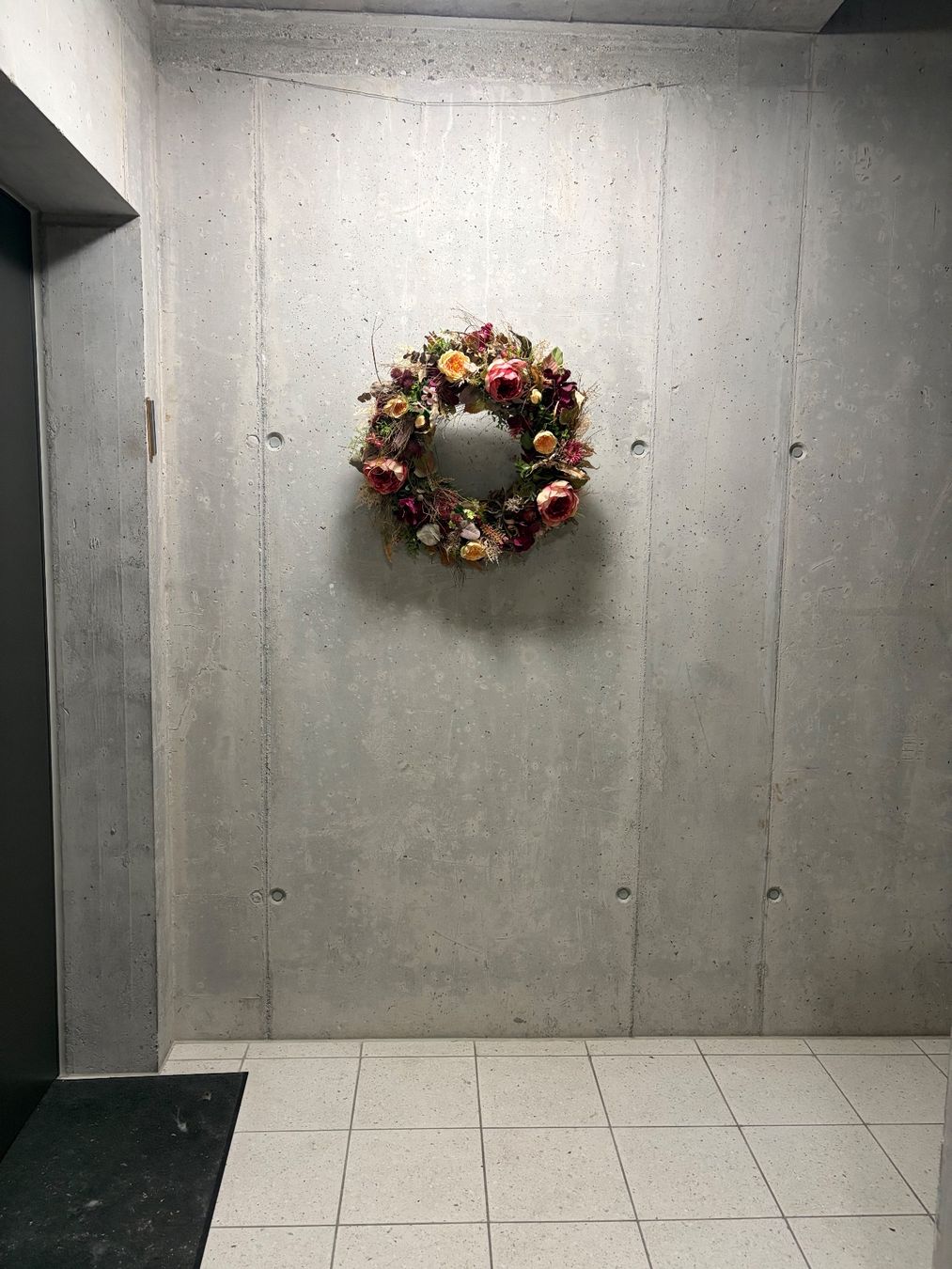 Alle Dekorationen: Grosser Blumenkranz – Neu (gemäss Beschreibung) aus Windisch von Laura_1991 1