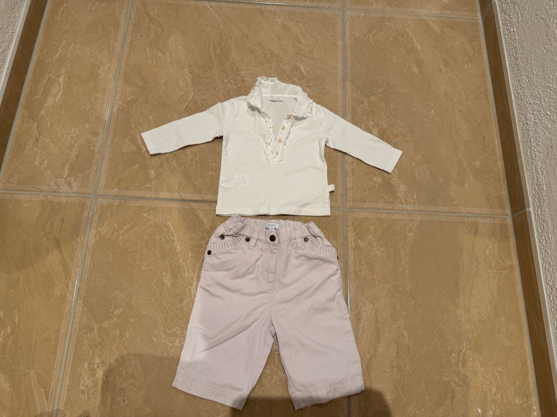 Lotti & Set di vestiti: Jacadi NWT süsses Set, 6mt 68 – Nuovo (secondo la descrizione) da Klingnau venduto da Markus14