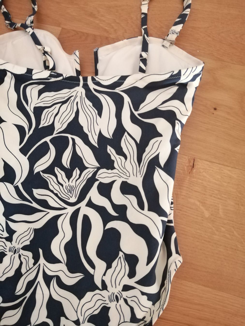 Badekleider & Bikinis: Badekleid – Gebraucht aus Wetzikon von dan_6lrd 1