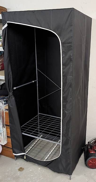 Armadi: Stoffschrank gratis abzugeben – Usato da Hüttwilen venduto da frolens123