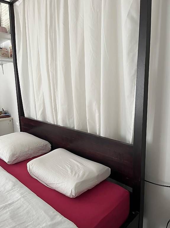 Letti: Himmelbett mit Lattenrost und Matratze – Usato da Schaffhausen venduto da cyn_f7yg 2