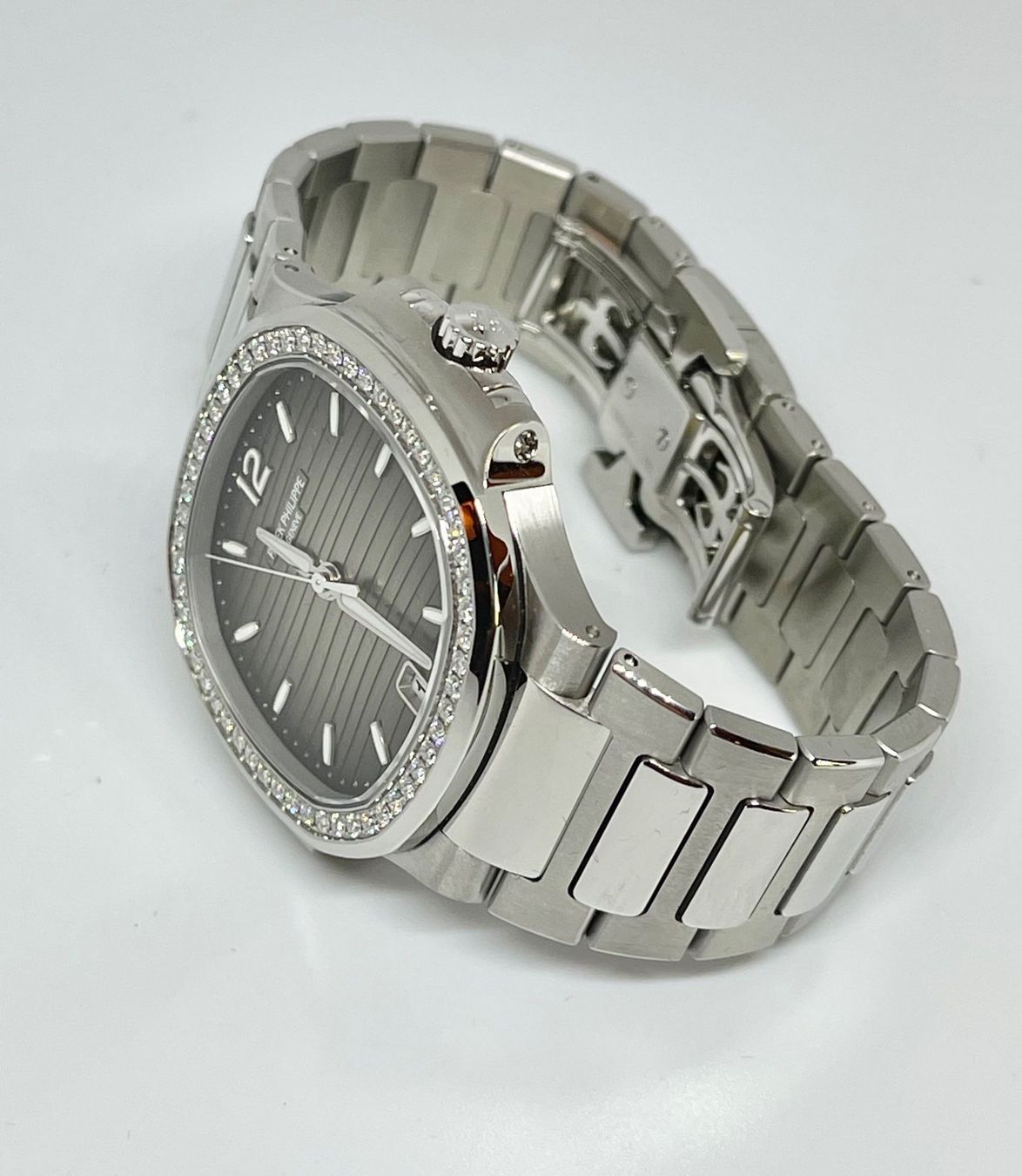 Patek Philippe Orologi: Patek Philippe Nautilus 7118 diamonds new full set – Nuovo e nell'imballaggio originale da Lugano venduto da Superstudiolugano 7