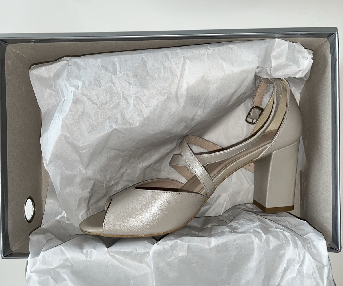 Scarpe da donna: Sandali eleganti Kotyl – Nuovo e nell'imballaggio originale da Cama venduto da lar_2rh9 2