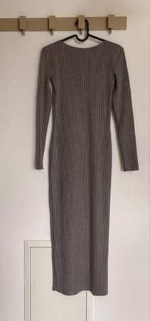 Robe moulante côtelée grise, dos ouvert, taille S