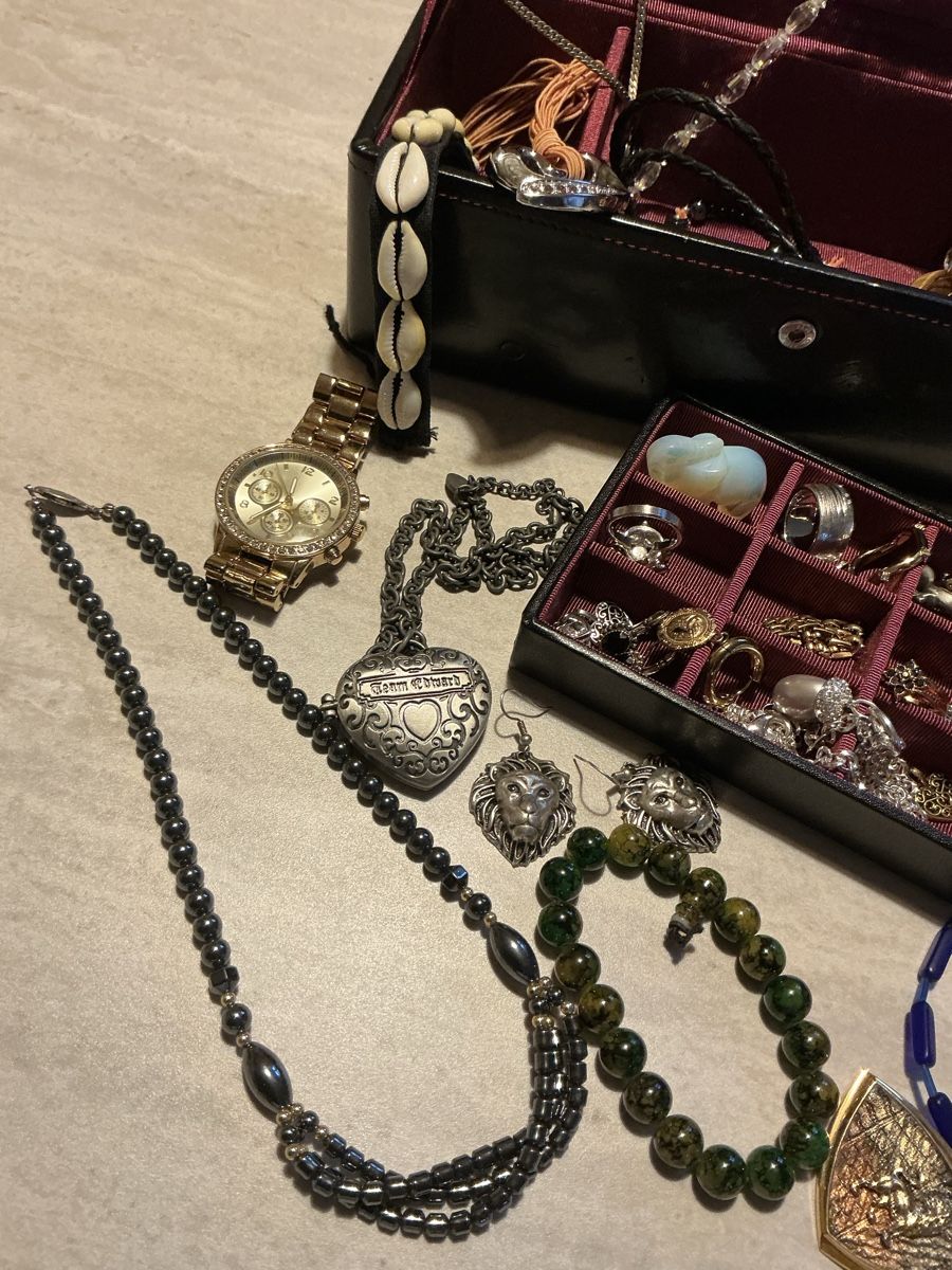 Altri gioielli: Modeschmuck Posten mit Schatulle  – Usato da Flawil venduto da Pinkmalibu 2