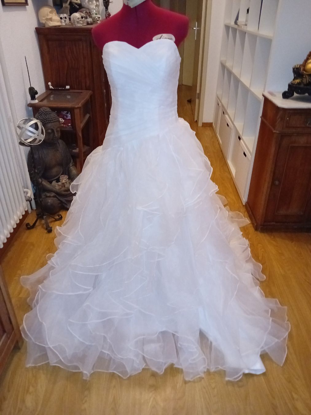 Kleider: Abito da sposa bianco con volant e strascico – Gebraucht aus Biasca von Old_6blh 8