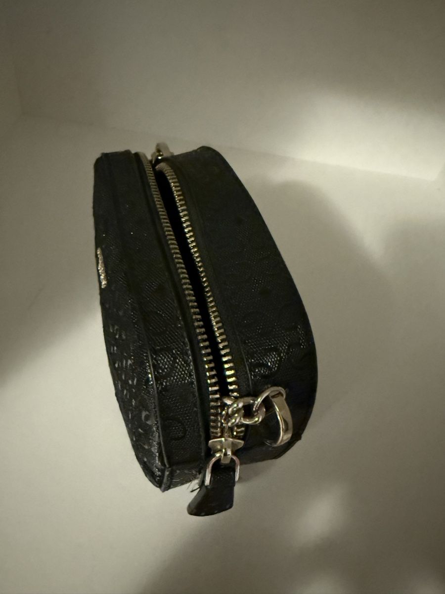 Guess Borse da donna: Guess Gürteltasche Schwarz – Usato da Schötz venduto da kon_57fh 1