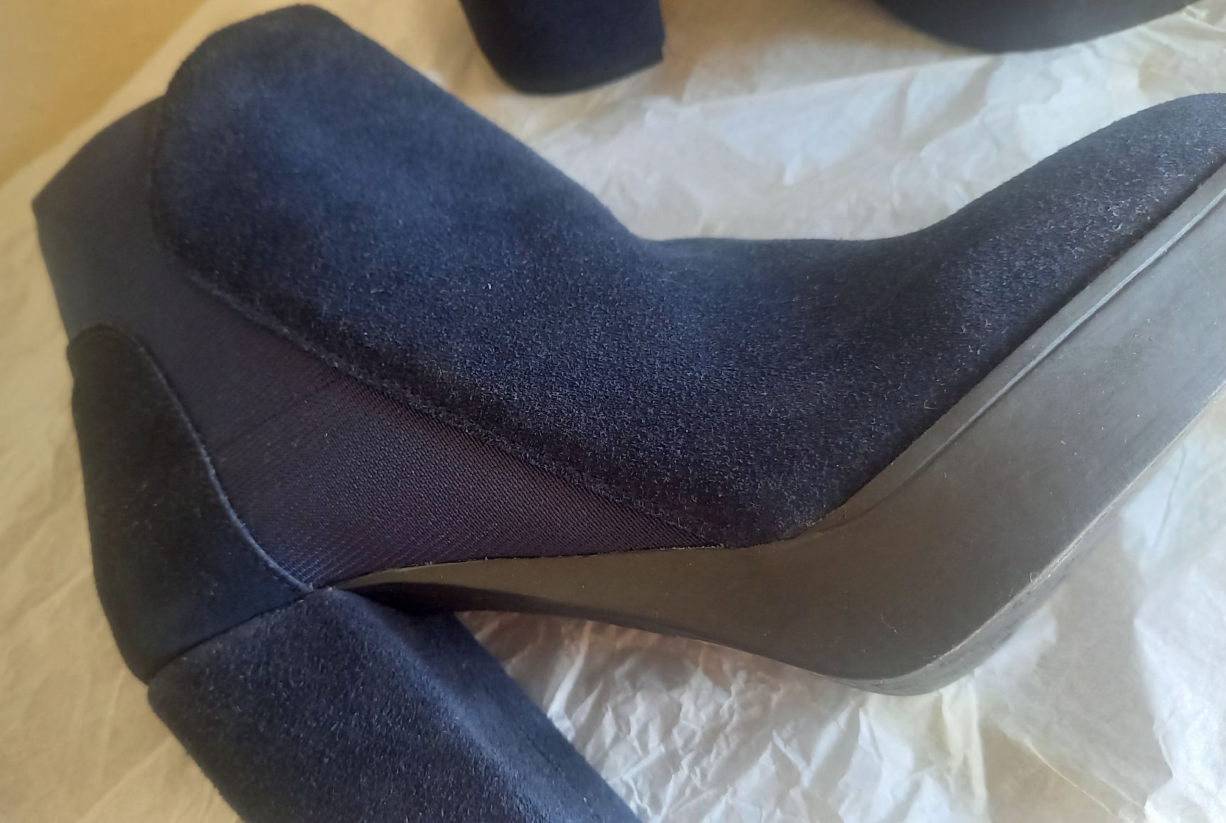 Scarpe da donna: Bottines neuves daim talons carrés pointure 37 – Nuovo e nell'imballaggio originale da LE GRAND-SACONNEX venduto da nathyvan1974 3