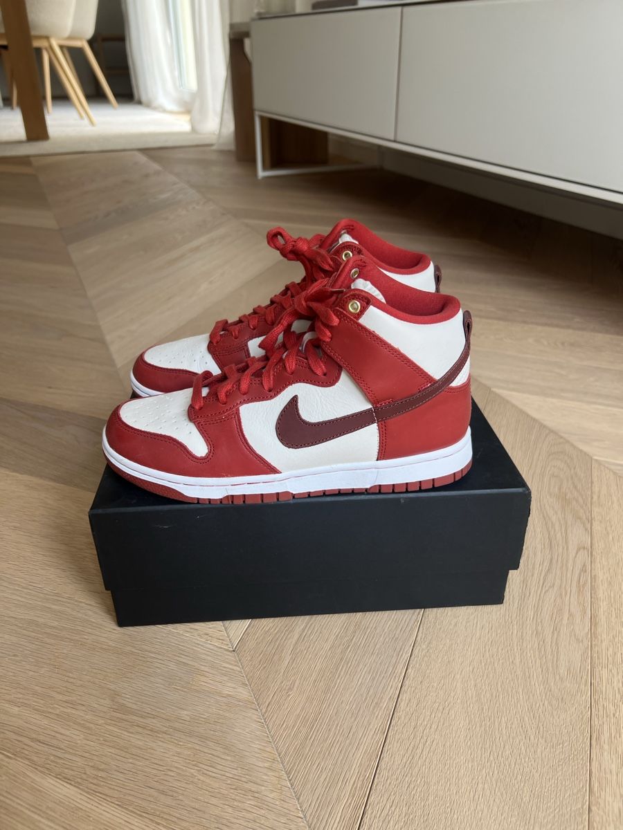 Nike Scarpe da uomo: Nike Dunk High Red White Burgundy  – Nuovo (secondo la descrizione) da Kreuzlingen venduto da Lamaro45 6