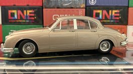 Jaguar MKII 3.8 Champagner Gold