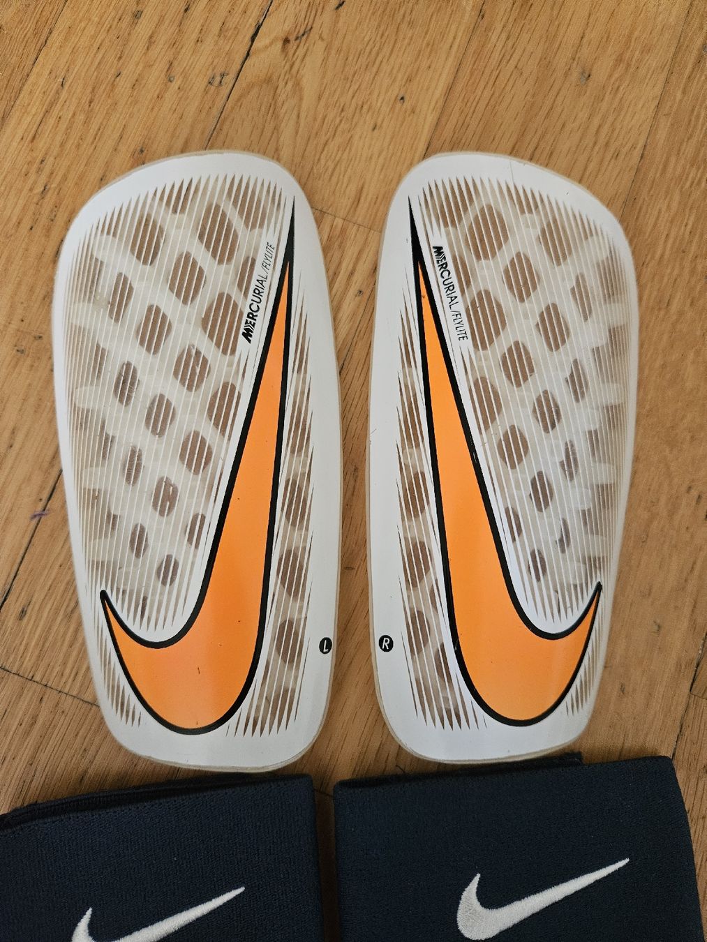 Nike Herrenschuhe: Nike Mercurial Schienbeinschoner  – Gebraucht aus Emmenbrücke von TopGato 1