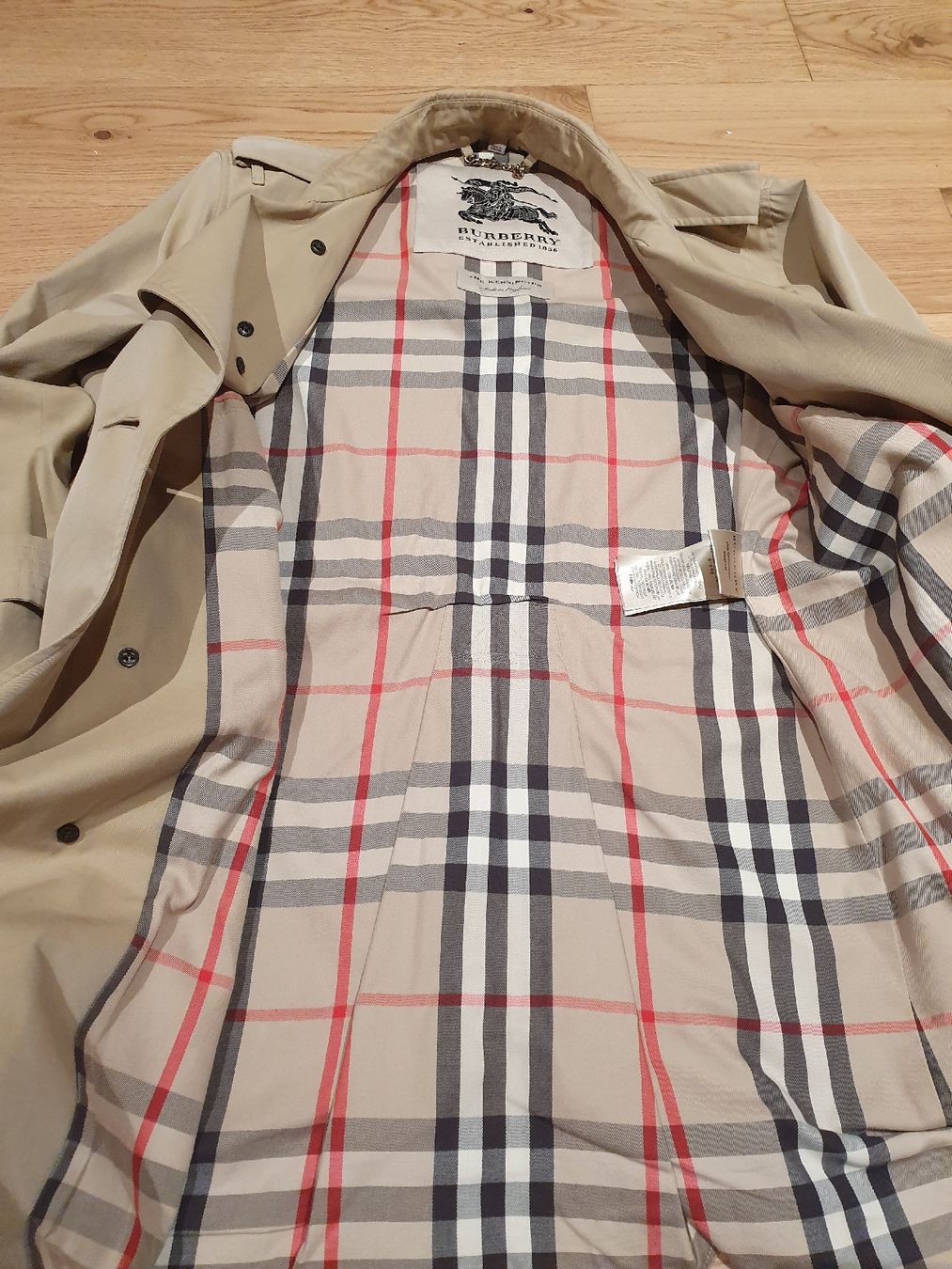 Burberry Manteaux: Burberry, Trenchcoat, Mantel, M – D'occasion à Winterthur par Sjull 4