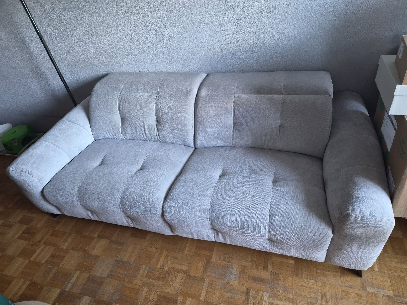 Conforama Divani: canapé électrique 2 places – Usato da Meyrin venduto da lau_7gwz 2