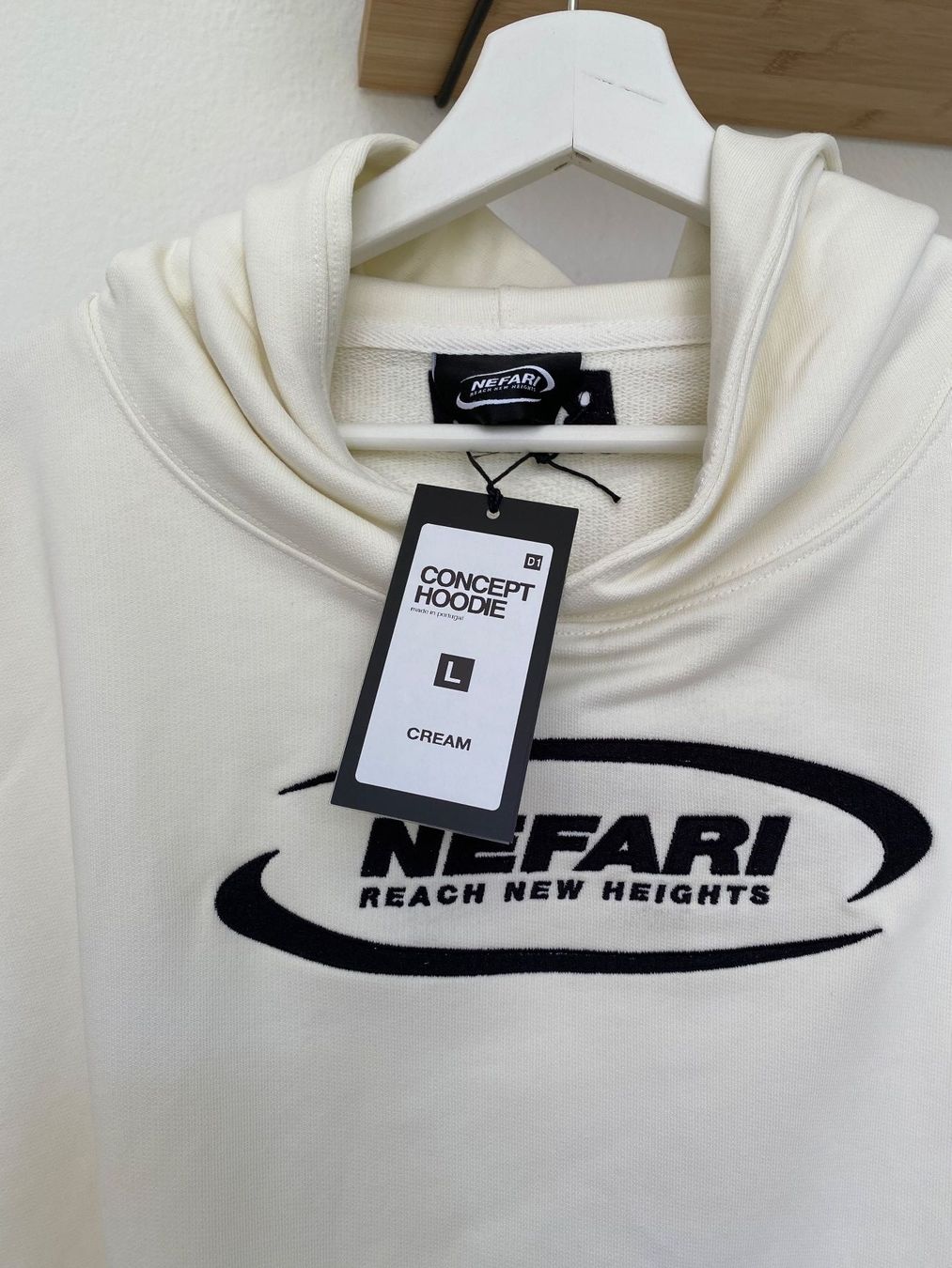 Maglioni & Felpe: Nefari Hoodie – Nuovo e nell'imballaggio originale da Biel/Bienne venduto da Sommer_17 2