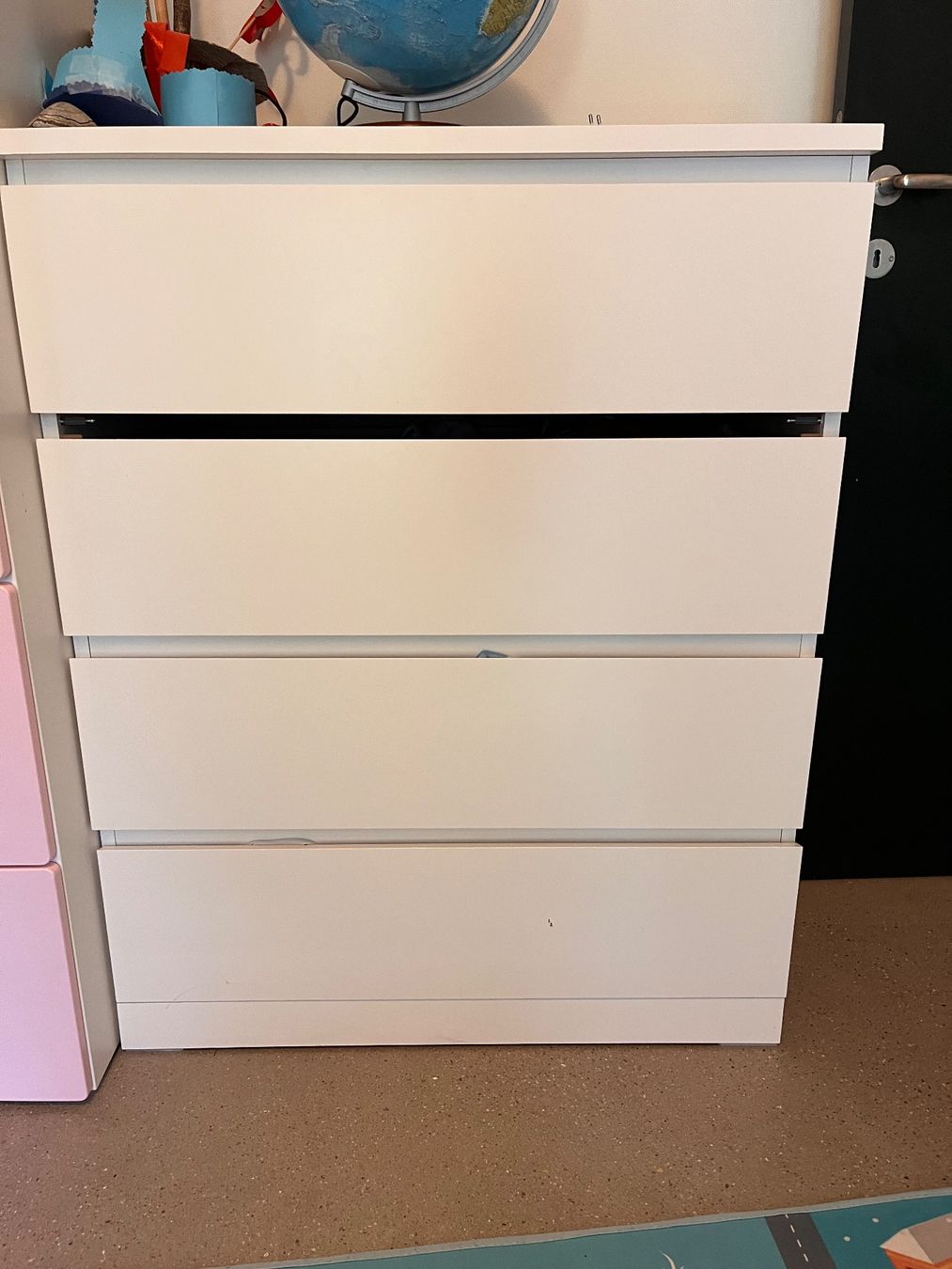 Ikea Cassapanche: White IKEA MALM 4-Drawer Chest - Great Condition! – Usato da Cham venduto da yin_95xl