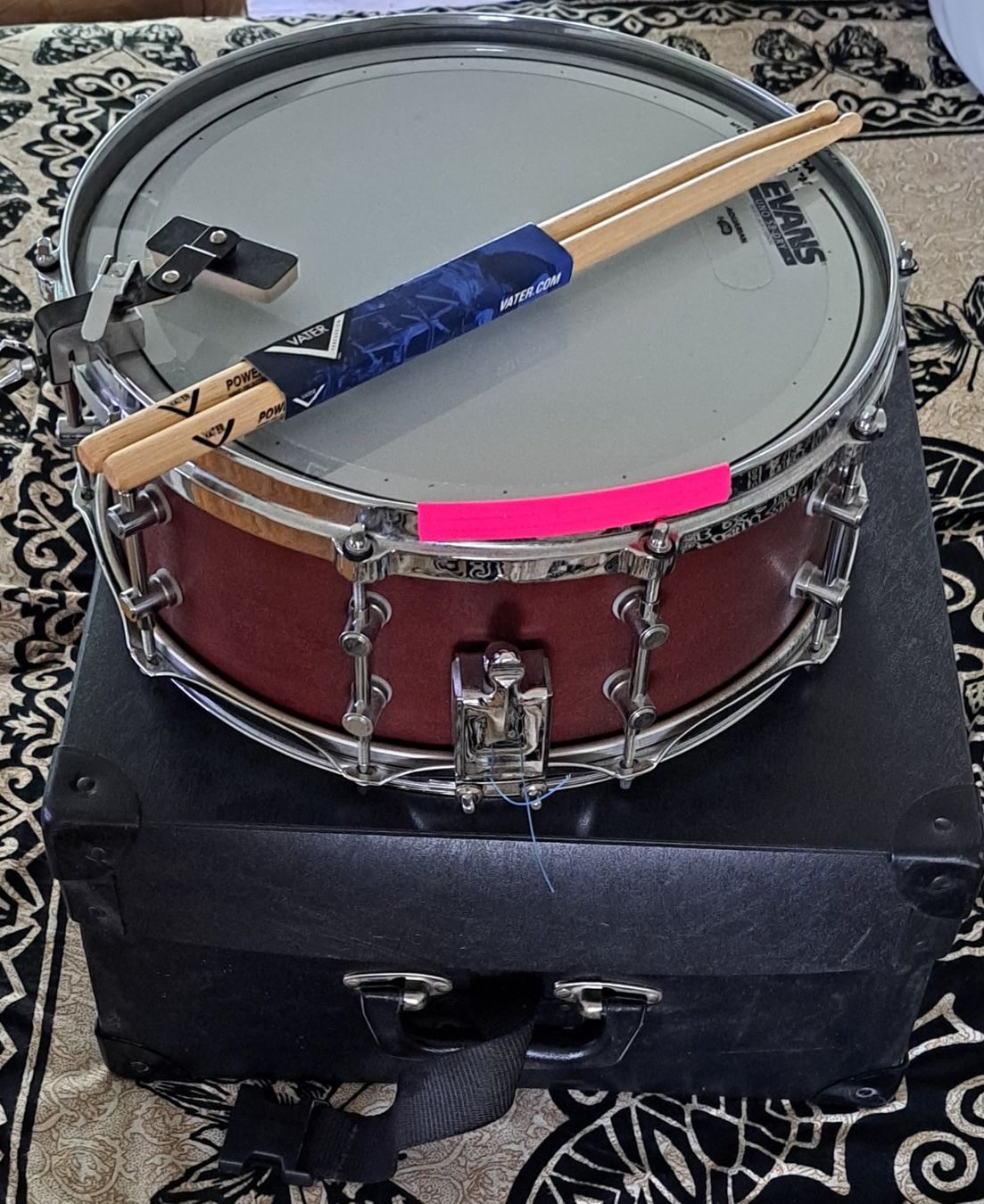 Strumenti musicali: Schalgzeug Snare Drum 14" Mahagoni mit Koffer und Sticks – Usato da Schlieren venduto da Rcaliforni 1