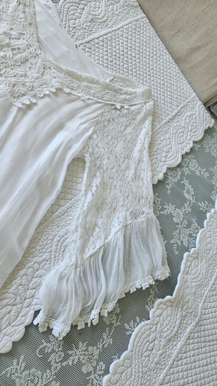 Tuniques: Bluse Gr. L / 40 mit Seide Tunika Weiss Spitze – D'occasion à Gossau ZH par fashiontwo 5