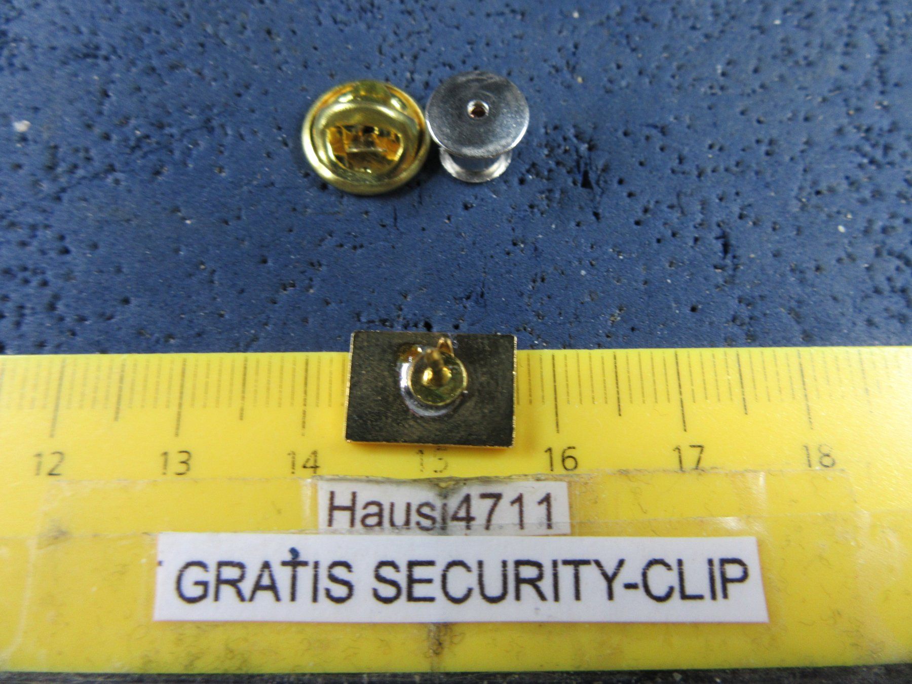 Placchette & Badge: ISO RIVOLTA MILANO AUTO LOGO SCHMUCK PIN MIT SECURITY-CLIP – Usato da Ettingen venduto da Hausi4711 2