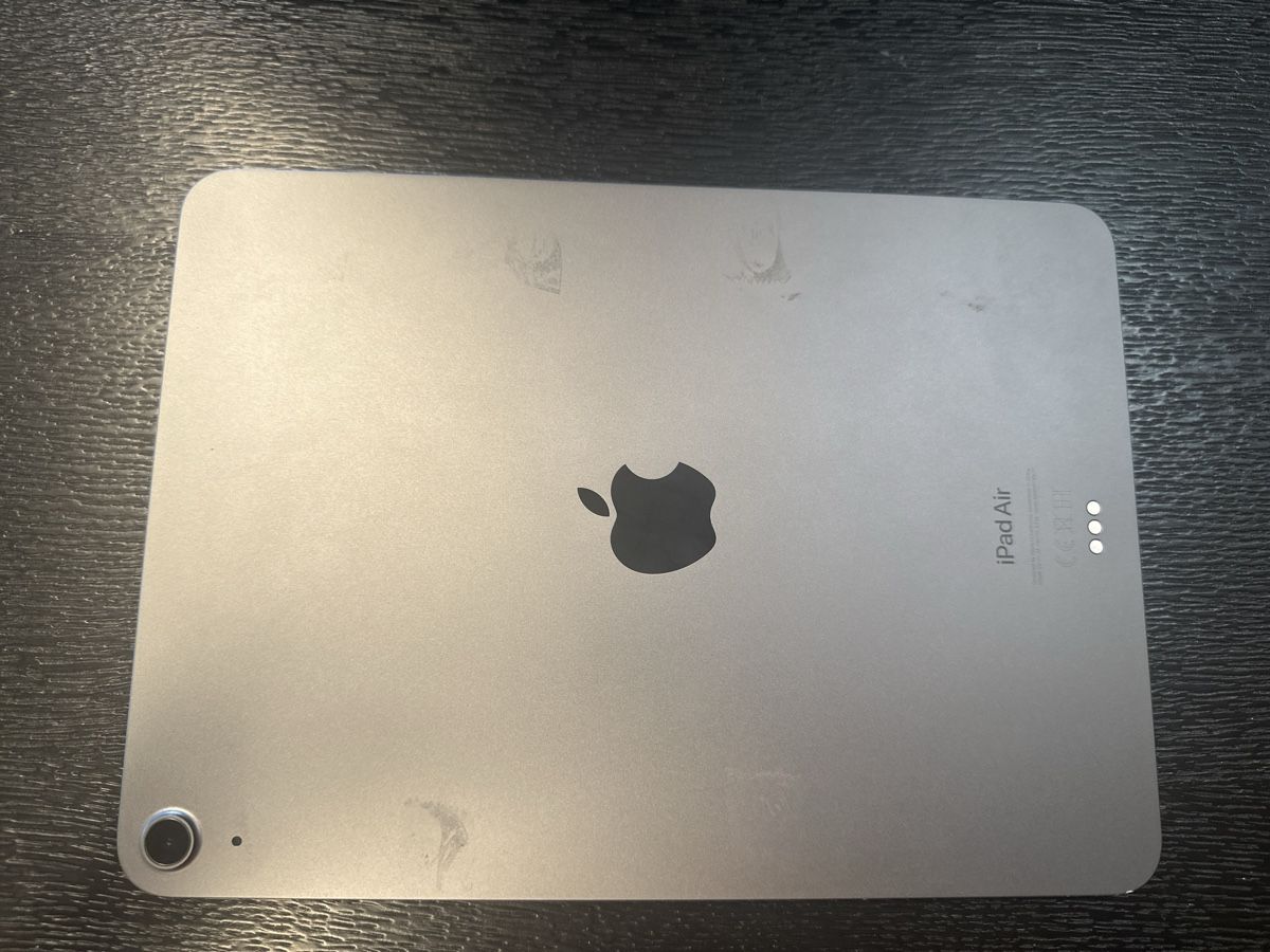 Apple Tablettes PC: iPad Air 5th Generation 256GB – D'occasion à Seuzach par fast-sapi 1
