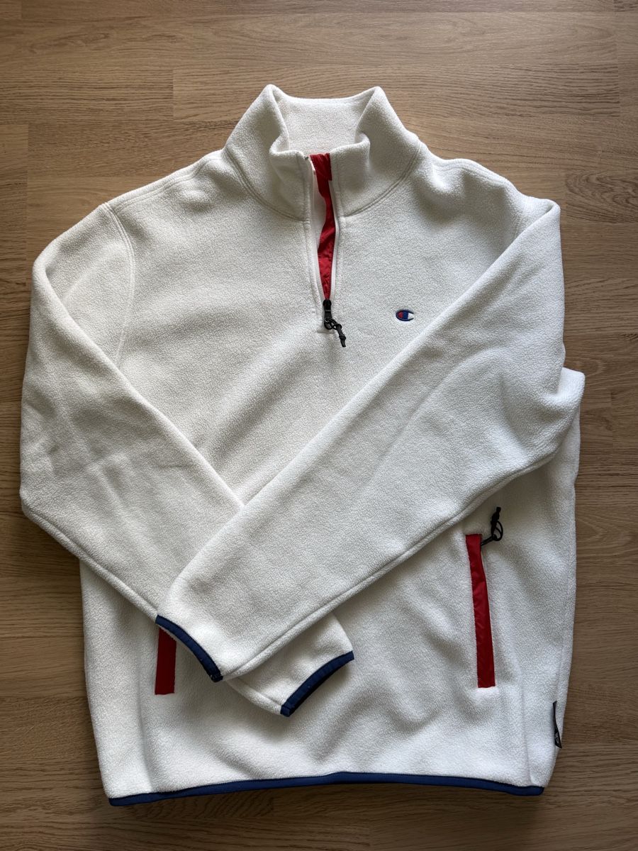 Champion Maglioni & Felpe: Champion Fleece Pullover weiss – Usato da Au ZH venduto da flo_b2cl 1