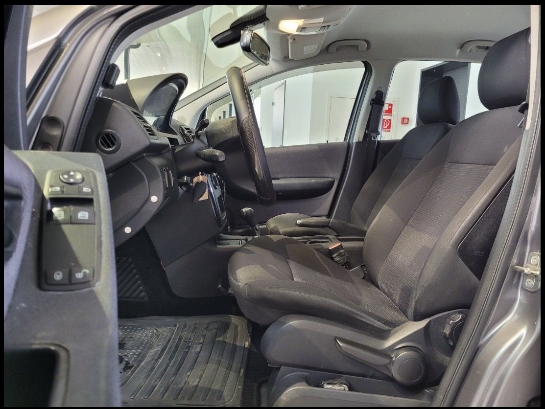 Mercedes-Benz Automobili: Mercedes-Benz A 180 Avantgarde – Usato da St. Gallen venduto da haf_c68g 4