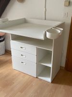 Wickeltisch weiss mit Schubladen und Regalen guter Zustand