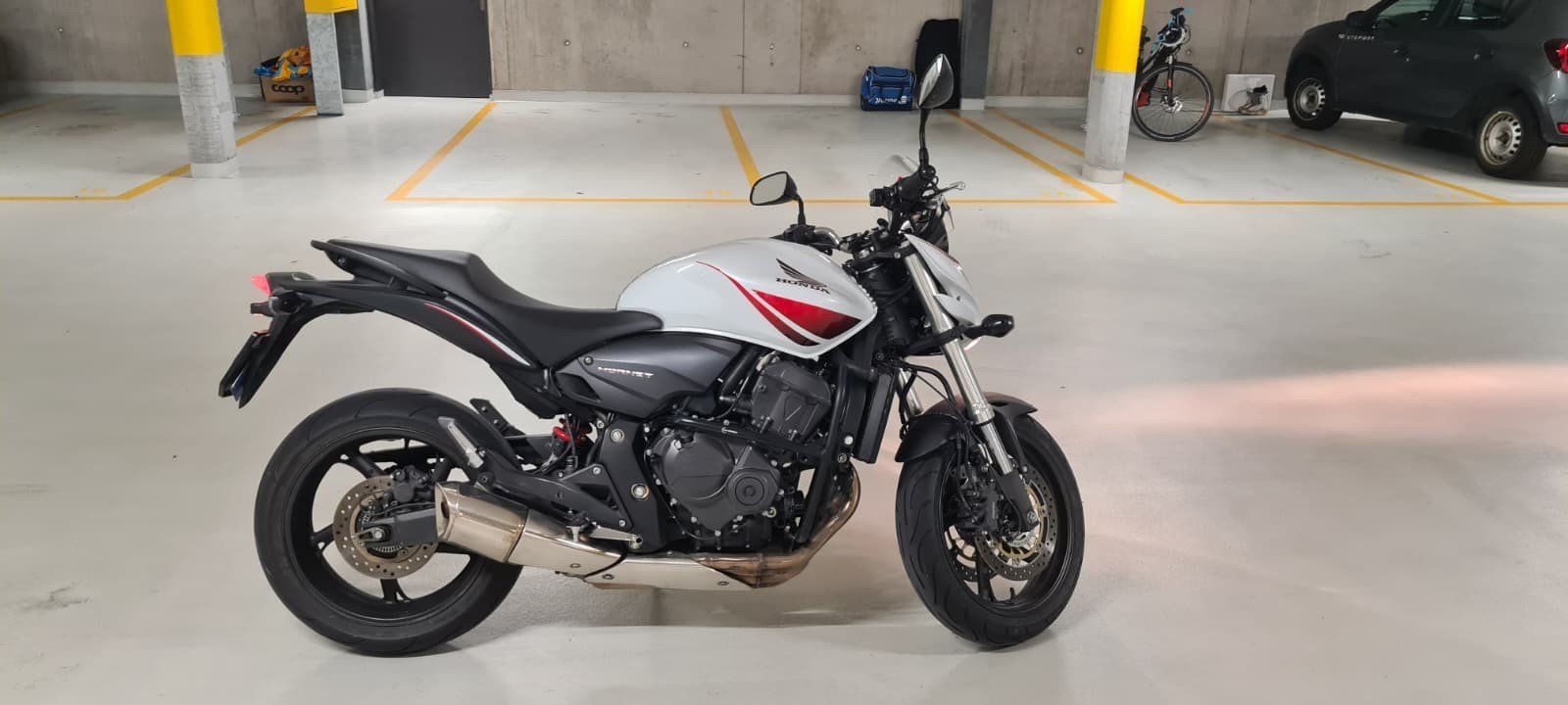 Honda Strada: Honda Hornet CB600FA – Usato da Tafers venduto da Meurio 1