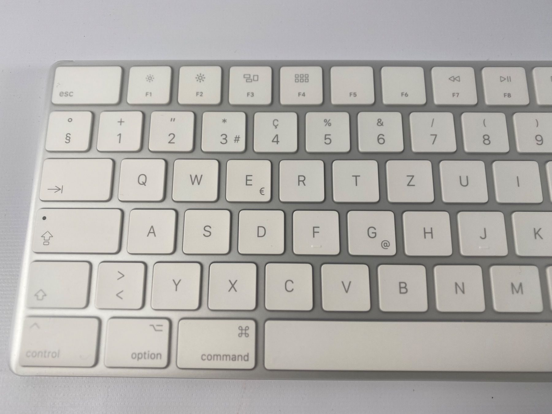 Apple Tastaturen: Apple Magic Keyboard + Câble Lightning (Neuf) – Neu (gemäss Beschreibung) aus Bournens von  1
