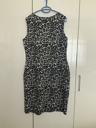 Kleid Joseph Ribkoff Leo-Muster ärmellos Grösse 44 neu
