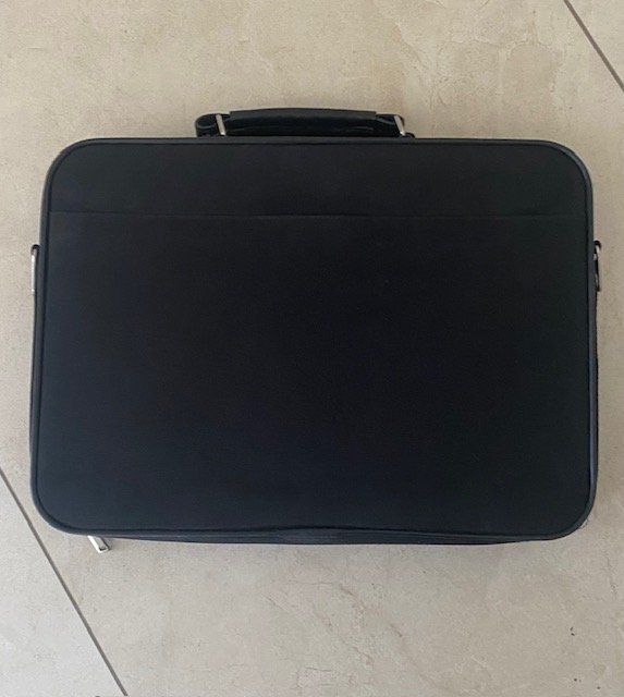 Taschen: Schwarze Laptoptasche – Gebraucht aus Luzern von Lisbeth54 1