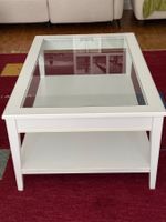 Table basse blanche avec plateau en verre, parfait état