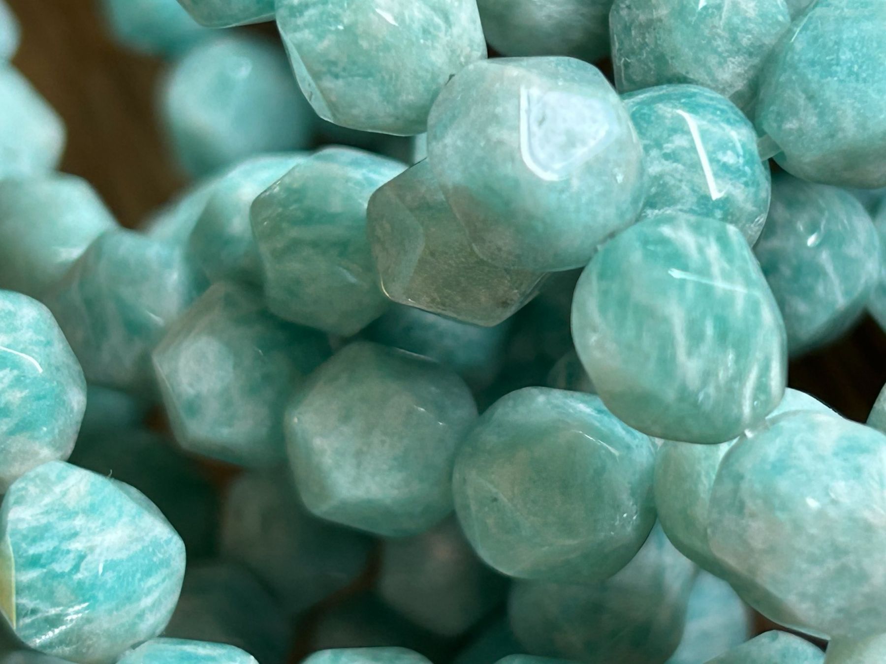 Minerali & Pietre curative: Strang echte Amazonite 8 mm diamond cut beads – Nuovo e nell'imballaggio originale da Niederrohrdorf venduto da Ytobi 2