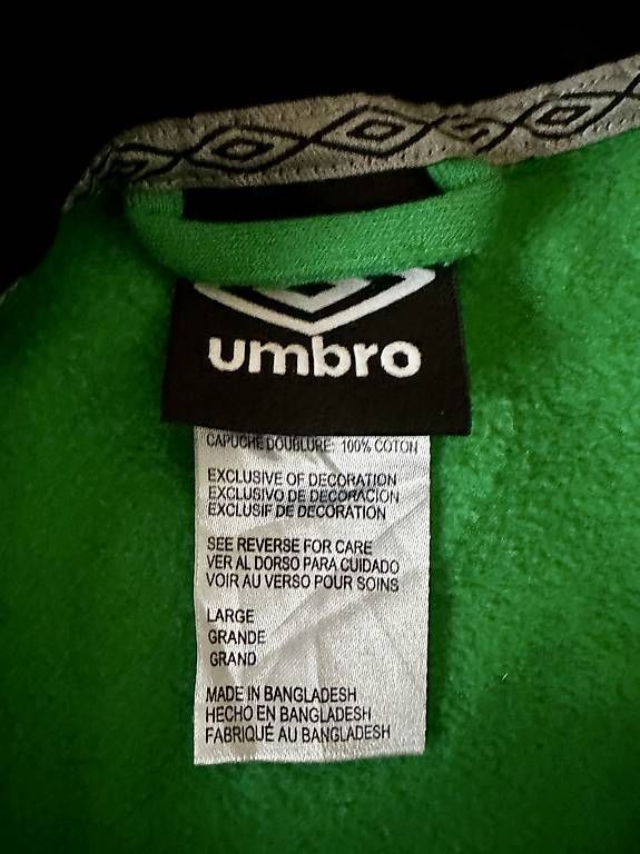 Maglioni & Felpe: UMBRO Kapuzenpulli – Usato da Basel venduto da thmnn 3