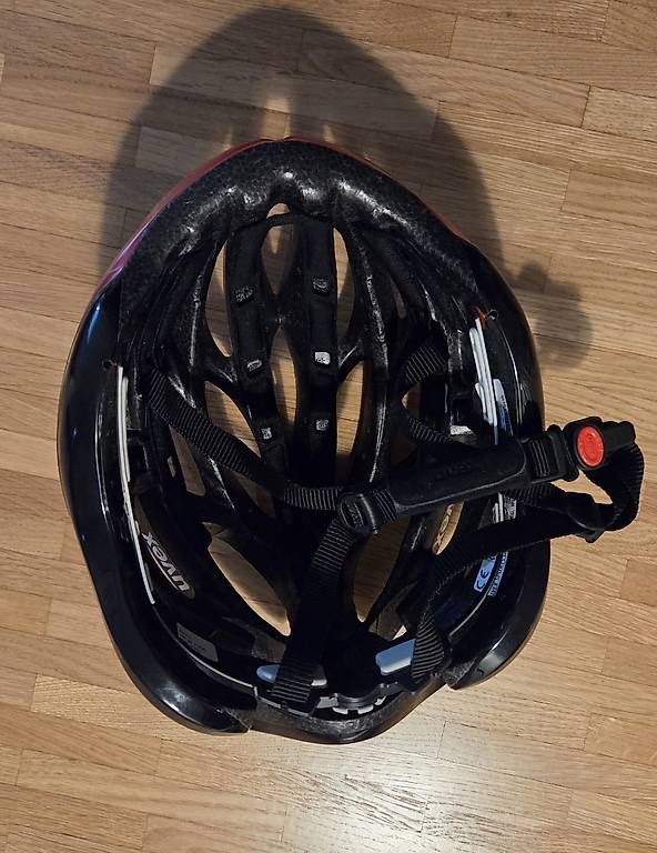 Caschi: Uvex Fahrradhelm – Usato da Zürich venduto da zor_grs5 1