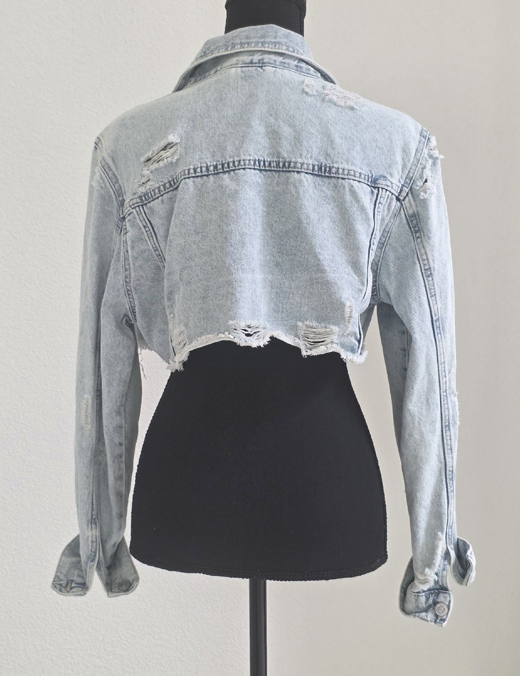 H&M Vestes: Jeansjacke H&M Grösse L hellblau Cropped Used – Neuf (Voir description) à Rheinsulz par Gilea 2