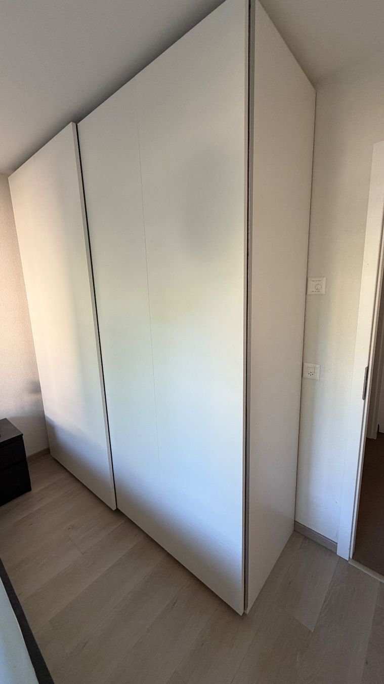 Ikea Armoires: Armoire IKEA PAX – D'occasion à Lonay par Finch