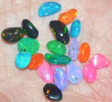 Mineralien Set L-3974 – 20 Äthiopischer Multi Color Opal 3-7