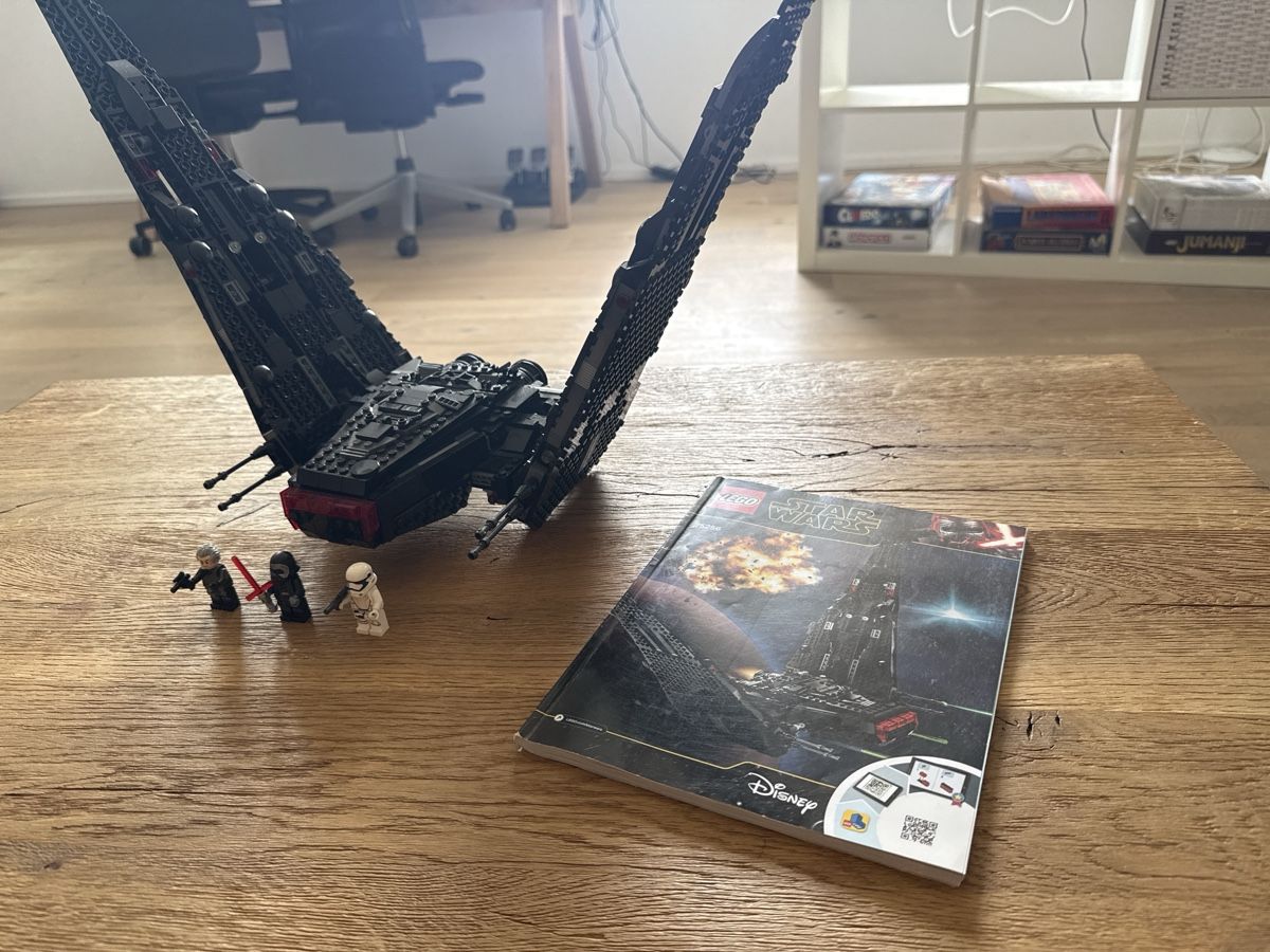 Lego Jeux de construction: LEGO Star Wars Kylo Ren Shuttle 75104 – Neuf (Voir description) à Echichens par igr_6djz