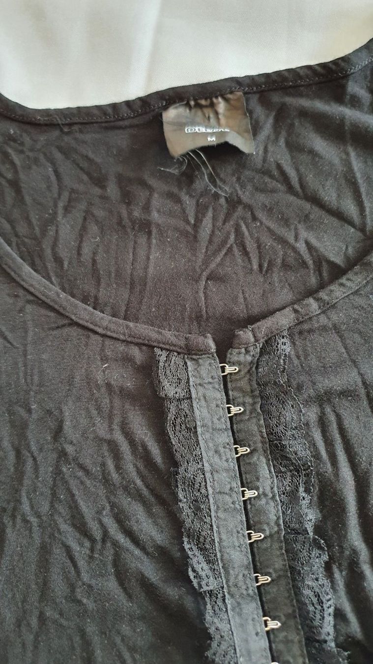 Kleiderpakete: 2 schöne Shirts in M – Gebraucht aus Niederbuchsiten von klengyel 1
