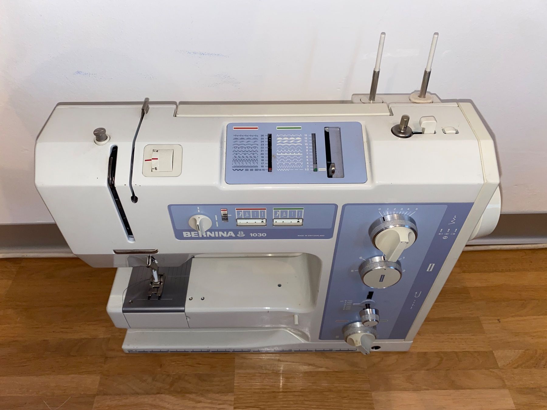 Bernina Macchine da cucire: Bernina 1030 - Nähmaschine – Usato da Rotkreuz venduto da mia_dc2r 8