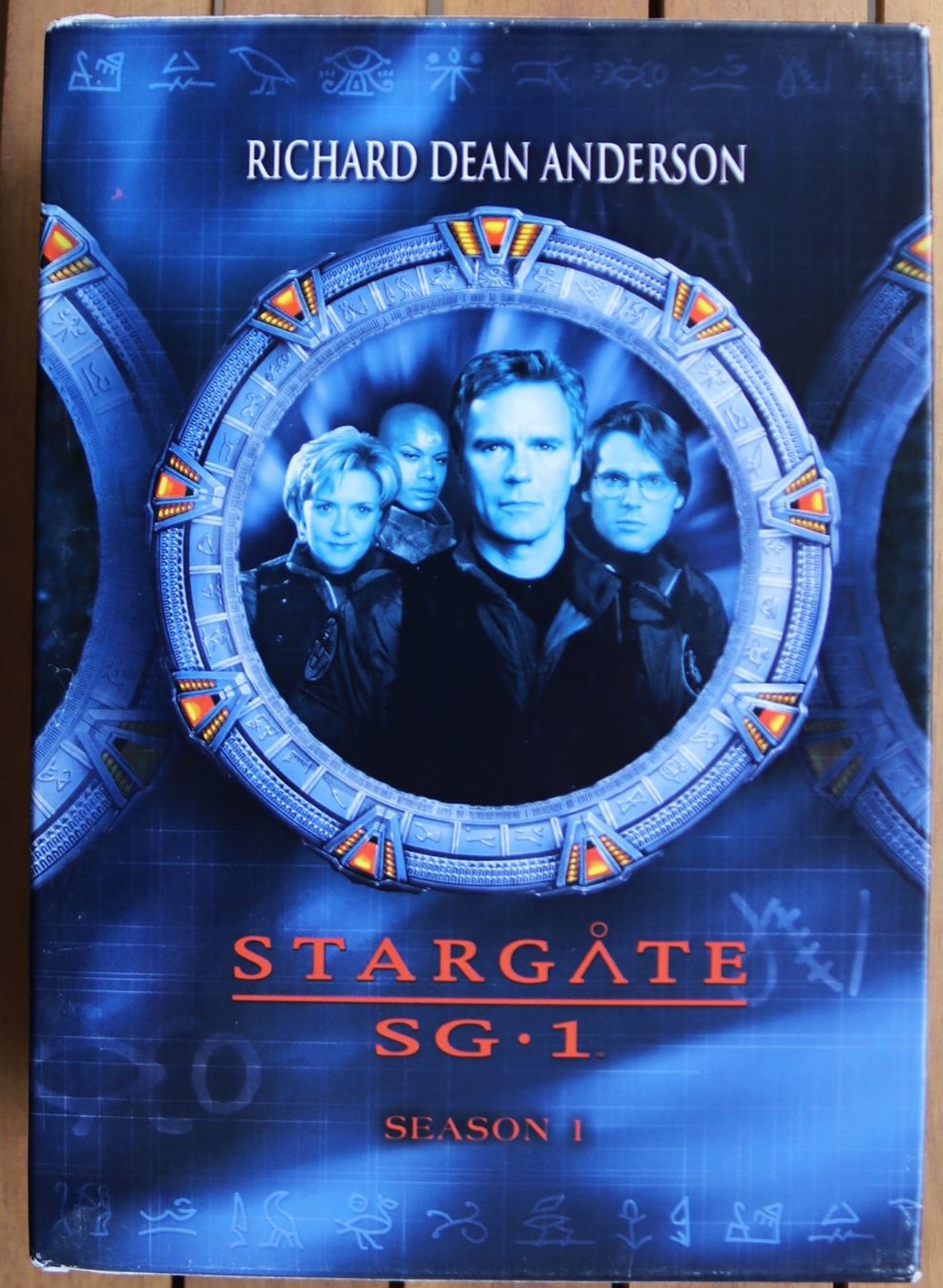 Tutti i DVDs: Stargate Season 1 – Usato da Glattfelden venduto da Sirax