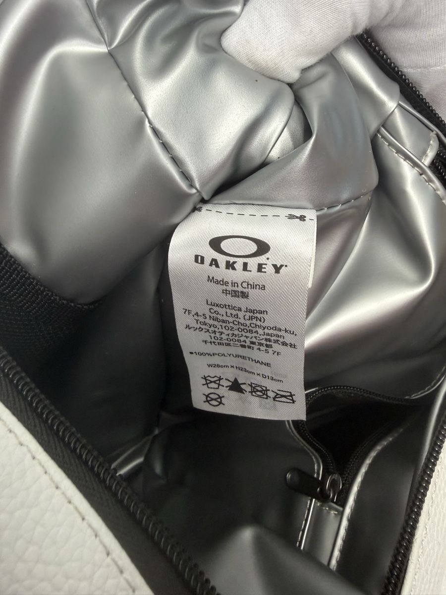 Oakley Borse: Oakley handbag – Usato da Lausanne venduto da Unehistoiredesapes 6
