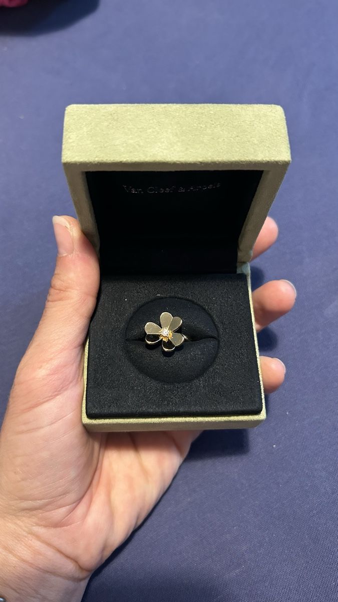 Anelli: Van Cleef and Arpels Frivole Ring Van Cleef and Arpels – Nuovo (secondo la descrizione) da Bad Ragaz venduto da vjmast 5