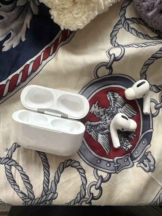 Apple Kopfhörer: AirPods Pro Gen. 1  – Defekt aus Zürich von als_w688 1