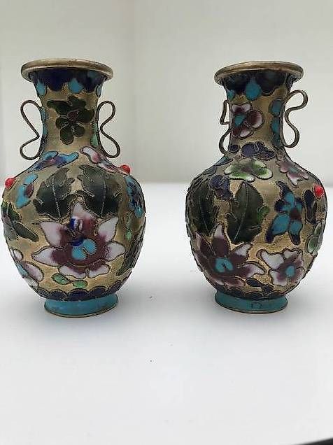 Vasen & Gefässe: Paire de 2 ravissants vases à décor d' émaux – Gebraucht aus Chernex von lar_w99f